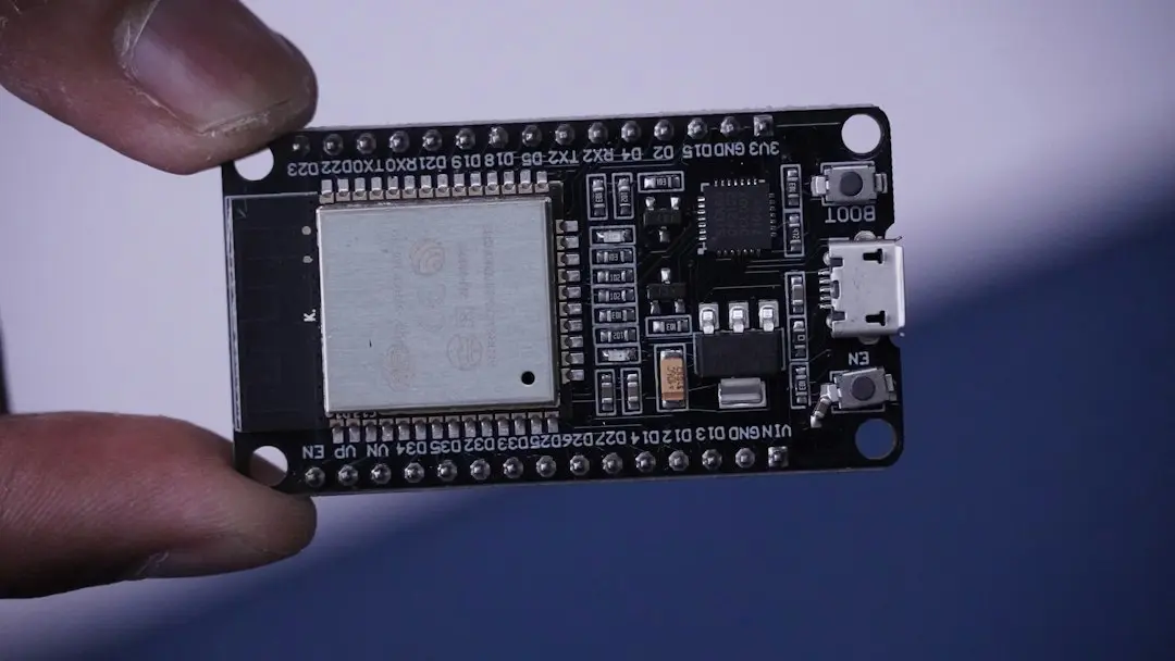5 proiecte DIY cu ESP32 înlocuiesc gadgeturile smart cu abonament