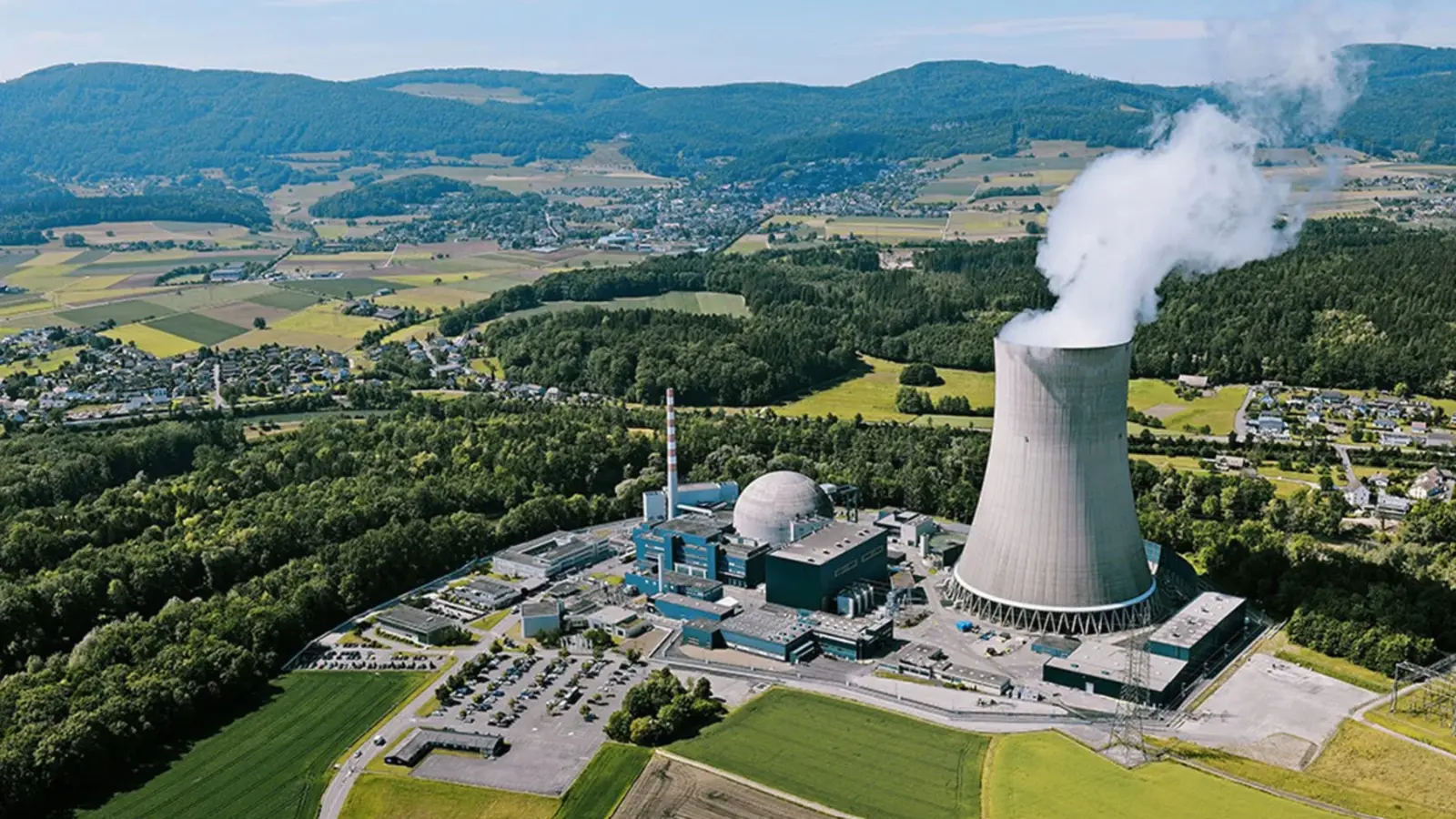 Pariu de un miliard de dolari: Amazon mizează pe energia nucleară pentru centrele sale de date