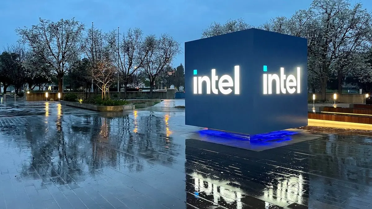 Intel pierde 150 miliarde dolari din valoarea de piață într-o singură zi