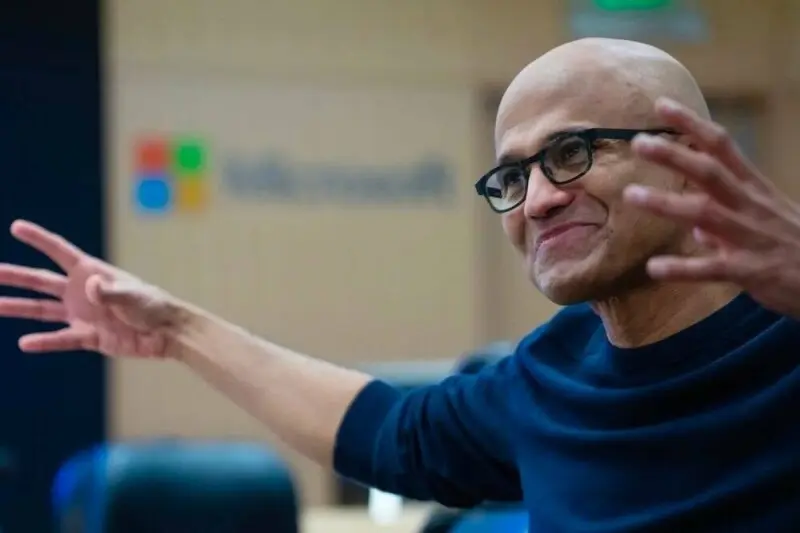 Salariul lui Nadella scade cu 6% în ciuda profiturilor record